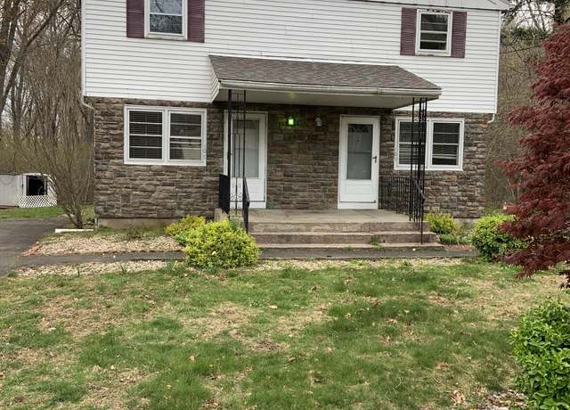 Property at 105 Madison Rd, Glastonbury, CT 06033, 6 beds, 3 baths