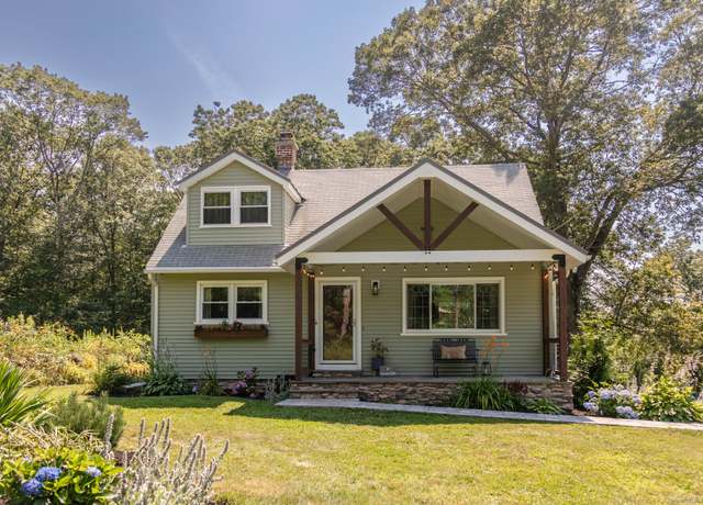 Property at 47 Chestnut Hill Rd, East Hampton, CT 06424, 4 beds, 2 baths