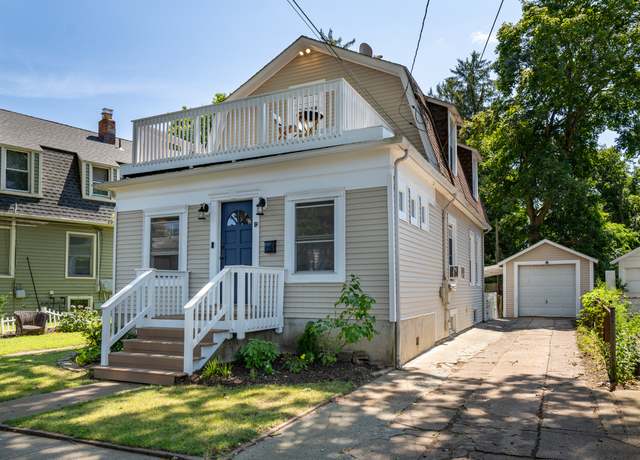 Property at 19 Shoreham Rd, New Haven, CT 06512, 3 beds, 2.5 baths
