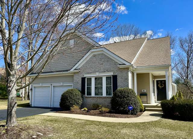 Property at 304 Fairway Dr #304, Oxford, CT 06478, 2 beds, 2 baths