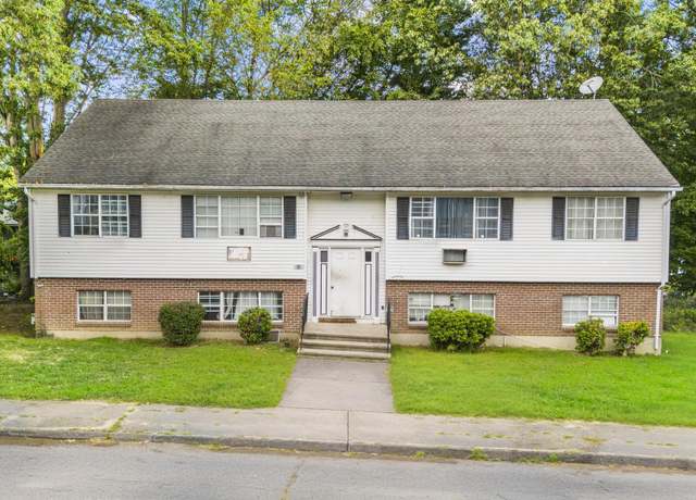 Property at 98 Angel Dr, Waterbury, CT 06708, 8 beds, 4 baths