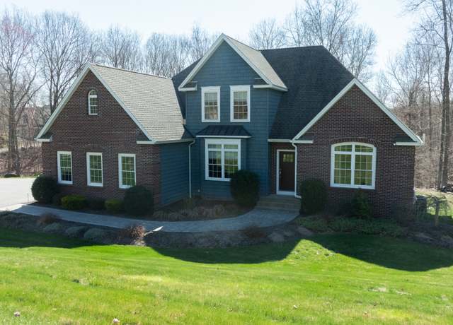 Property at 77 Northgate Rd, Woodbury, CT 06798, 4 beds, 2.5 baths