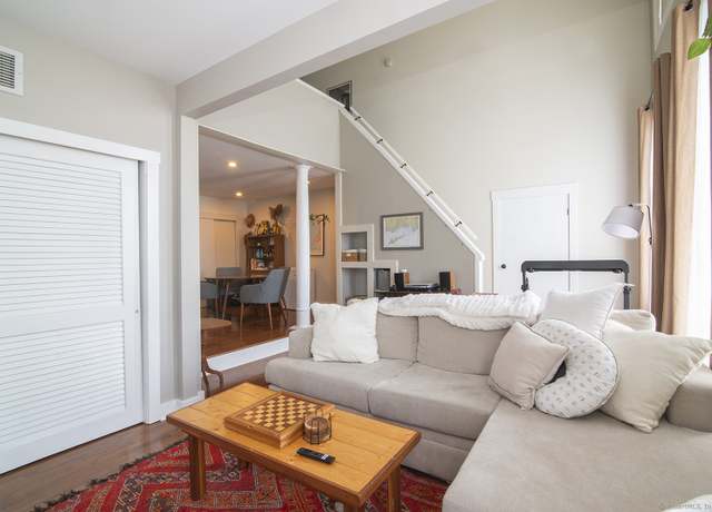 Property at 5 W Broad St #20, Stonington, CT 06378, 1 bed, 1 bath
