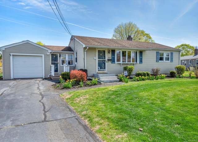 Property at 117 E Side Dr, Wallingford, CT 06492, 3 beds, 2 baths
