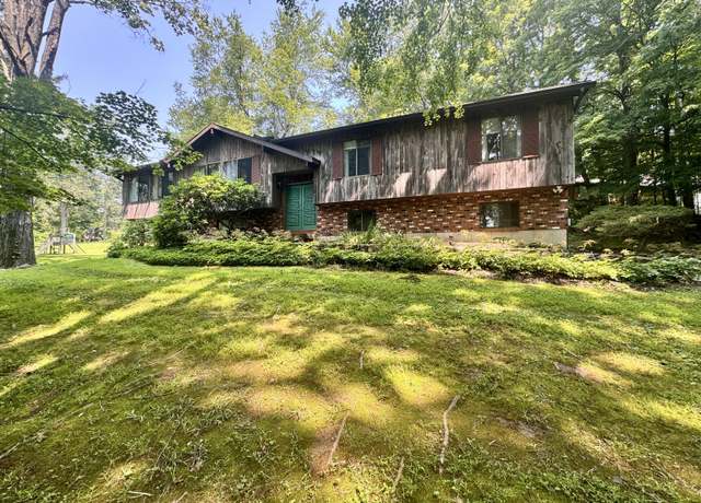 Property at 54 E Lake Rd, Danbury, CT 06811, 3 beds, 3 baths