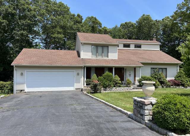 Property at 49 Desorbo Dr, Southington, CT 06489, 3 beds, 2.5 baths