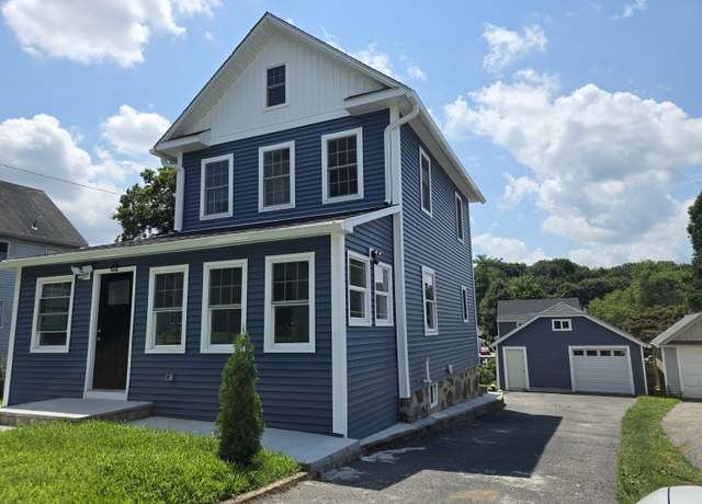 Property at 62 Davis St, Danbury, CT 06810, 3 beds, 1.5 baths