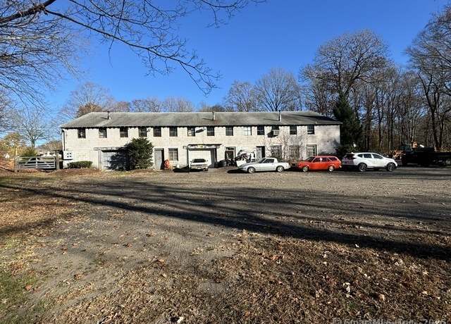 Property at 536 Scott Rd, Waterbury, CT 06705, 1 bath