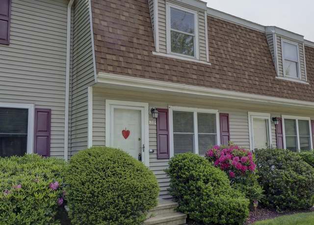 Property at 219 Brentwood Dr #219, Wallingford, CT 06492, 2 beds, 1.5 baths