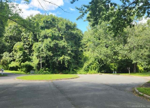Property at 68 Mystic Meadow Ln, Groton, CT 06355