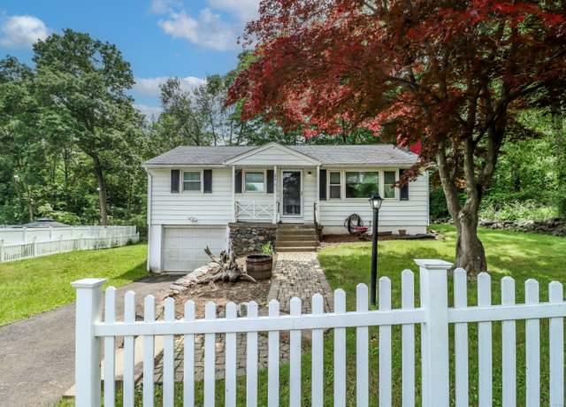 Property at 14 Maple Ridge Rd, Danbury, CT 06811, 3 beds, 1 bath