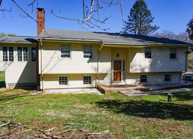 Property at 2 Oxford Dr, Middlefield, CT 06455, 3 beds, 1 bath
