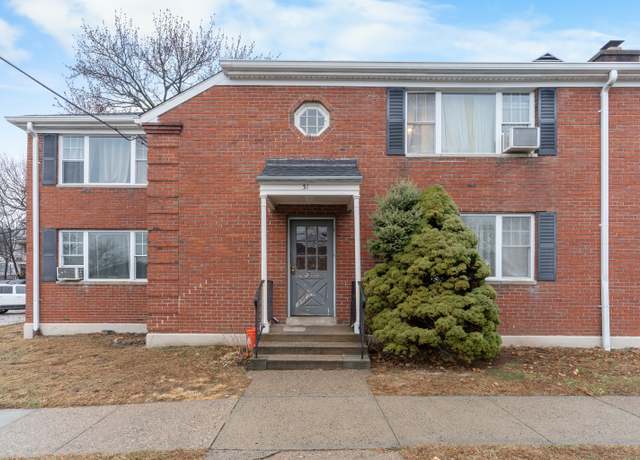 Property at 31 Oakview Cir #102, Bridgeport, CT 06604, 2 beds, 1 bath