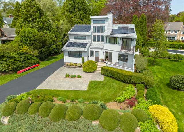 Property at 919 Pequot Ave, New London, CT 06320, 4 beds, 2.5 baths