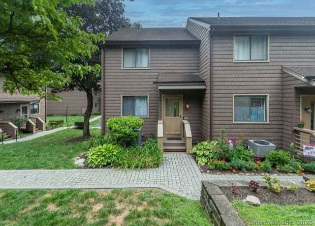 Property at 166 Old Brookfield Rd Unit 11C6, Danbury, CT 06811, 2 beds, 1.5 baths