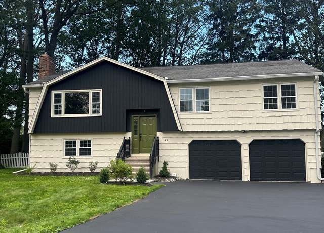 Property at 29 Magellan Dr, Milford, CT 06460, 4 beds, 2.5 baths