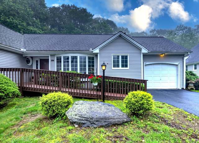Property at 391 Woodridge #391, Shelton, CT 06484, 4 beds, 3 baths