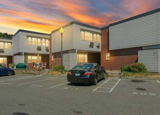 Property at 204 West Walk #204, West Haven, CT 06516, 2 beds, 1.5 baths