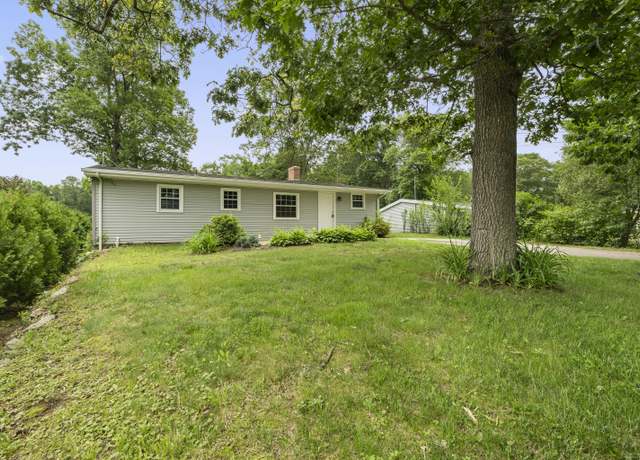 Property at 26 OConnell Rd, East Haddam, CT 06423, 2 beds, 1.5 baths