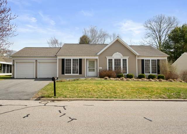 Property at 2 Beechwood Dr, Waterford, CT 06385, 1 bed, 2 baths