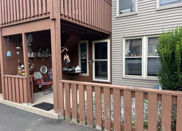 Property at 701 Beacon Valley Rd #25, Naugatuck, CT 06770, 2 beds, 1 bath