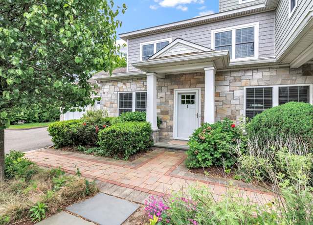 Property at 2180 Kings Hwy #1, Fairfield, CT 06824, 3 beds, 3 baths