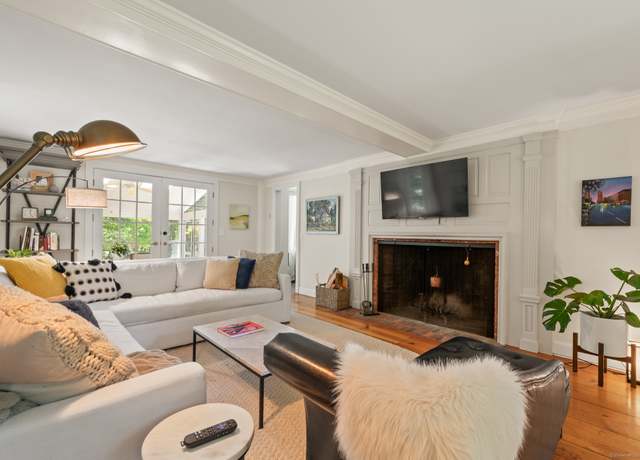 Property at 125 Bellridge Rd, Glastonbury, CT 06033, 3 beds, 2.5 baths