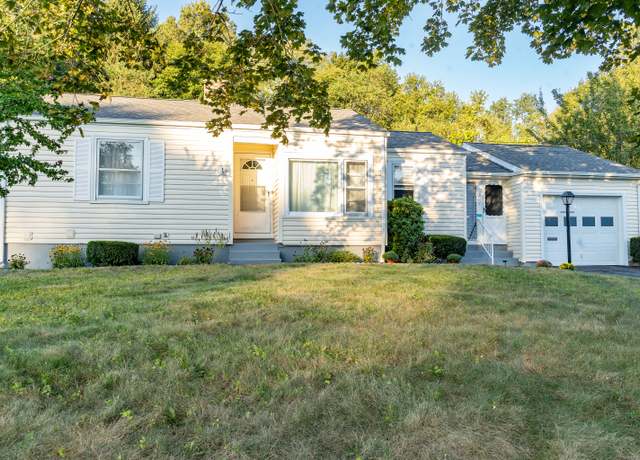 Property at 68 Mapleridge Dr, Waterbury, CT 06705, 2 beds, 1.5 baths