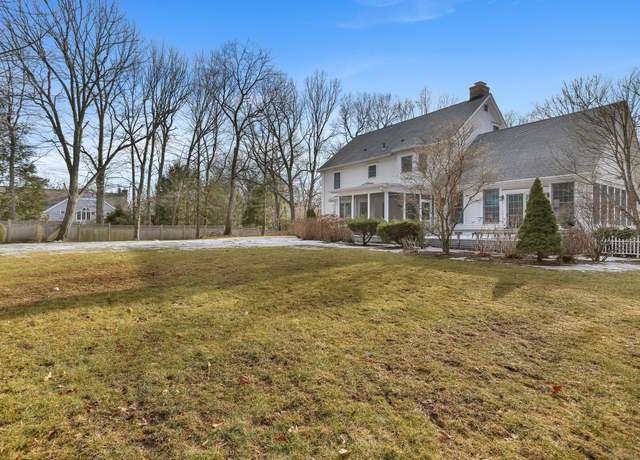 Property at 66 Wynnewood Ln, Stamford, CT 06903, 4 beds, 3.5 baths