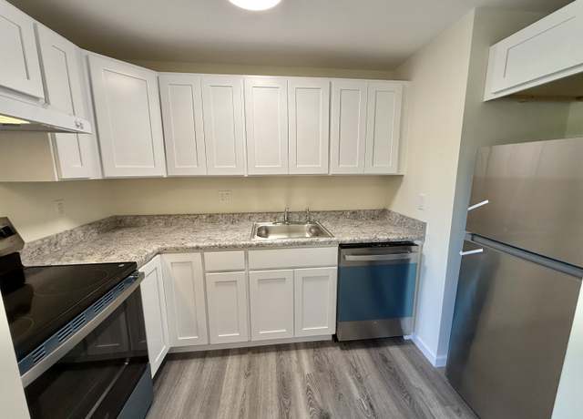 Property at 119 Burgundy Hill Ln #119, Middletown, CT 06457, 1 bed, 1 bath
