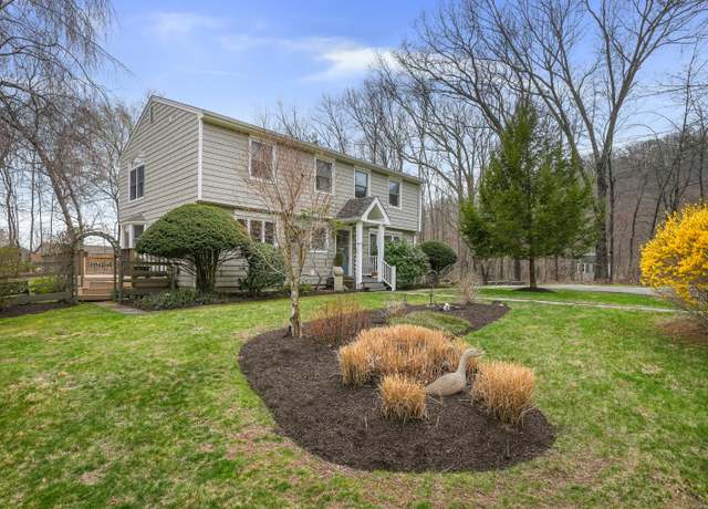 Property at 21 Aspetuck Pines Dr, New Milford, CT 06776, 4 beds, 2.5 baths