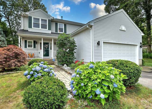 Property at 68 Benjamin Rd, East Haven, CT 06513, 4 beds, 2.5 baths