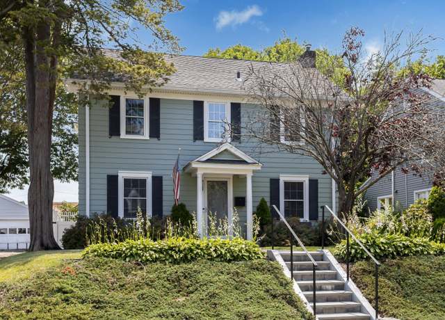 Property at 301 Hubbard Ave, Stamford, CT 06905, 4 beds, 2.5 baths