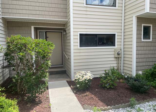 Property at 52 Currier Way #52, Cheshire, CT 06410, 2 beds, 1.5 baths