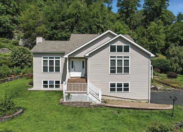 Property at 11 Squantz View Dr, New Fairfield, CT 06812, 3 beds, 2.5 baths