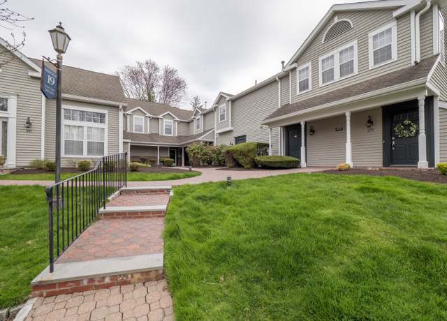 Property at 281 Mayfield Dr #281, Trumbull, CT 06611, 2 beds, 2 baths