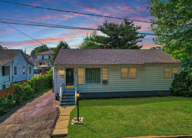 Property at 69 Ponham St, Waterbury, CT 06708, 3 beds, 1 bath