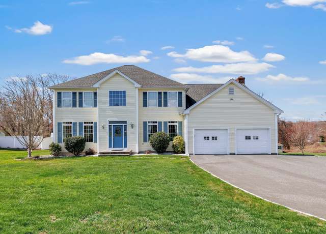 Property at 71 Old Dairy Ln, Shelton, CT 06484, 4 beds, 2.5 baths