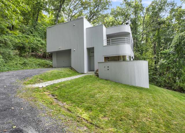 Property at 156 Millerton Rd, Sharon, CT 06069, 3 beds, 2.5 baths