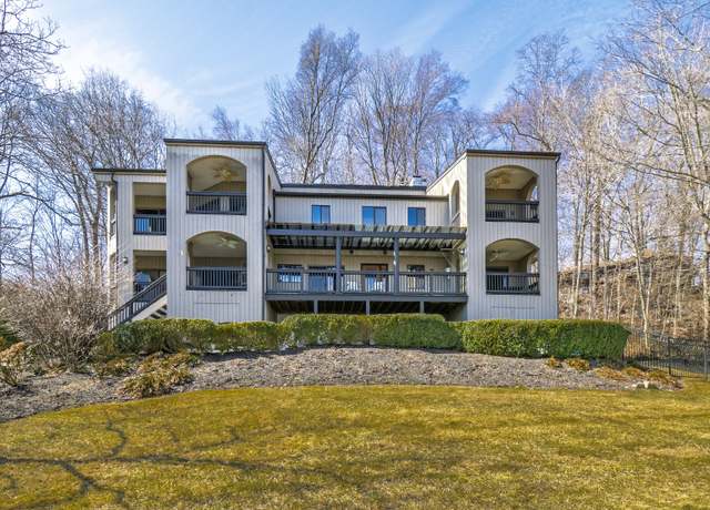 Property at 127 Mamanasco Rd, Ridgefield, CT 06877, 4 beds, 3.5 baths
