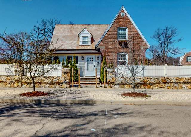 Property at 60 Meadowbrook Rd, Fairfield, CT 06824, 3 beds, 2 baths