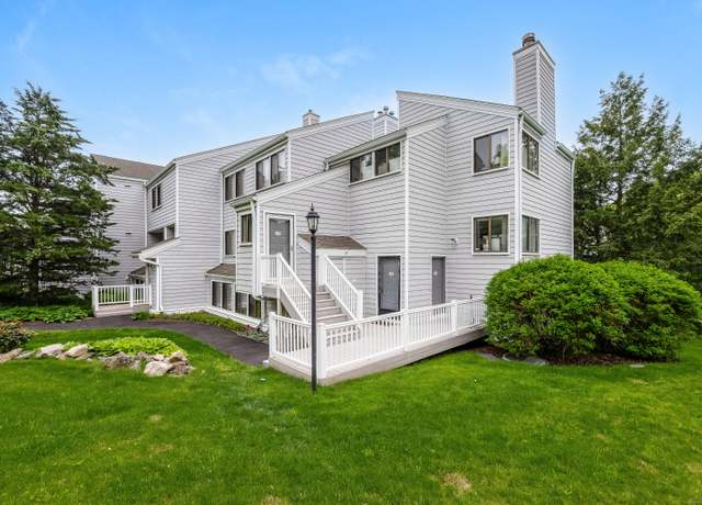 Property at 98 Rowayton Woods Dr #98, Norwalk, CT 06854, 3 beds, 2 baths