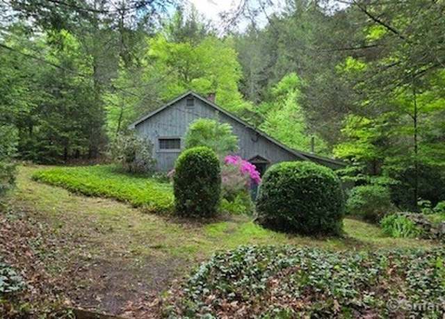 Property at 127 Maple Hollow Rd, New Hartford, CT 06057, 2 beds, 1 bath