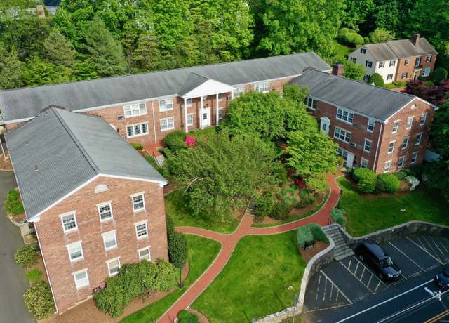 Property at 226 Park St Apt 4, New Canaan, CT 06840, 2 beds, 1 bath