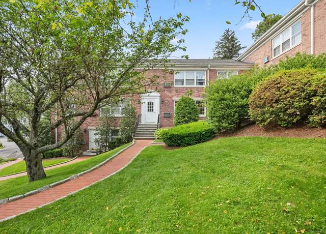 Property at 226 Park St Apt 4, New Canaan, CT 06840, 2 beds, 1 bath