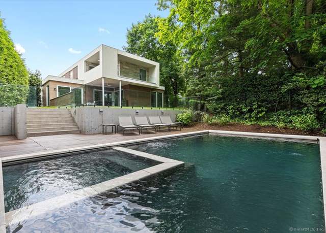 Property at 29 Lockwood Dr, Greenwich, CT 06870, 5 beds, 5.5 baths