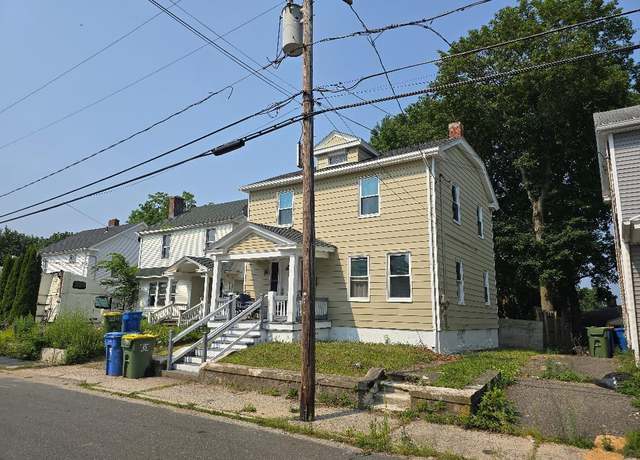 Property at 91 Clinton St, Waterbury, CT 06710, 3 beds, 1 bath
