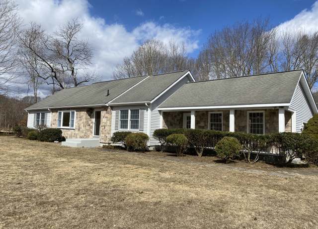 Property at 1 Lantern Ct #1, Clinton, CT 06413, 3 beds, 2 baths