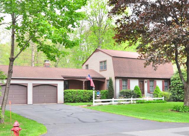 Property at 38 Northwoods Rd, Farmington, CT 06032, 4 beds, 2 baths