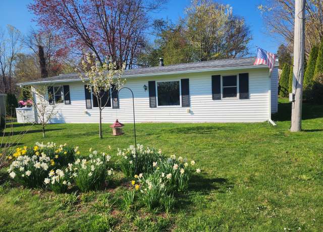 Property at 10 Belleau Ave, Norwich, CT 06360, 1 bed, 1 bath